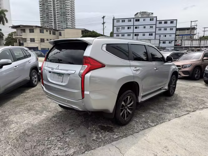 Mitsubishi Montero Sport 2019 - Imagen 5