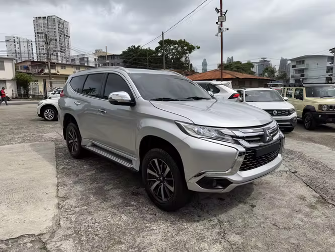 Mitsubishi Montero Sport 2019 - Imagen 3