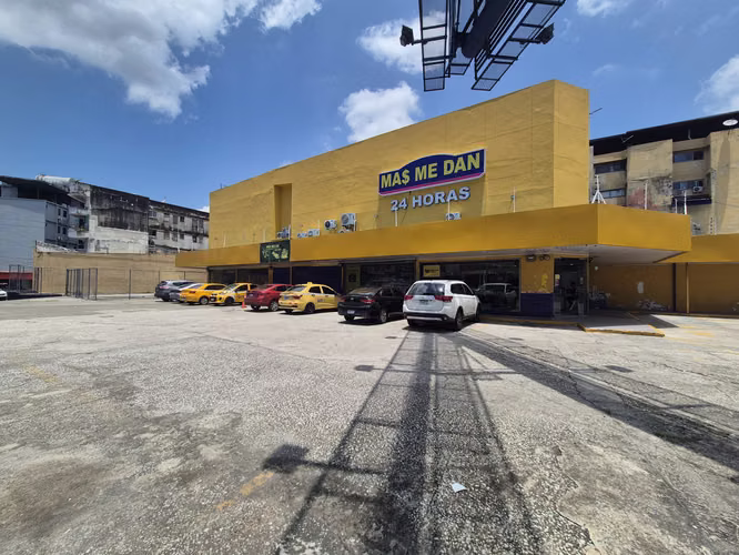 Rental In Calidonia the Exhibition # 2331 lad