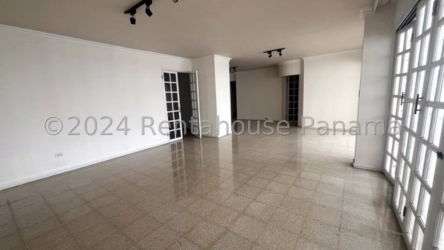 Venta de Apartamento en PH Girasol, Marbella* - Imagen 5
