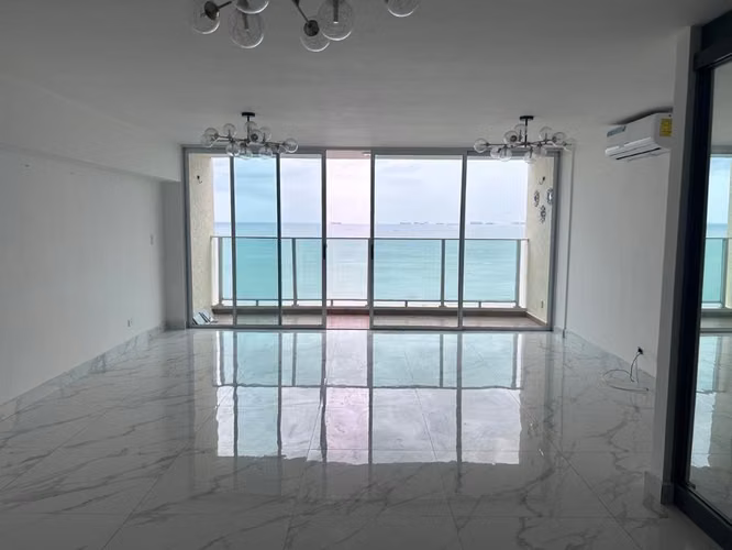 Se alquila apartamento San Francisco/ 156 m2, 3 rec, 3.5 baños, cbe, balcón