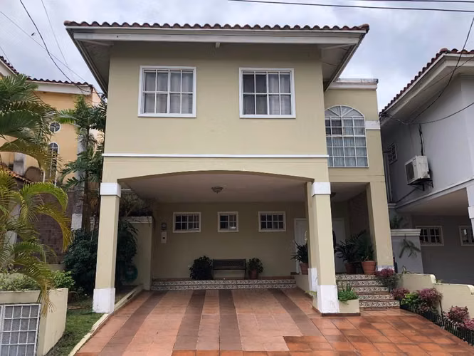 SE VENDE CASA EN EL DORAL | EL BOSQUE