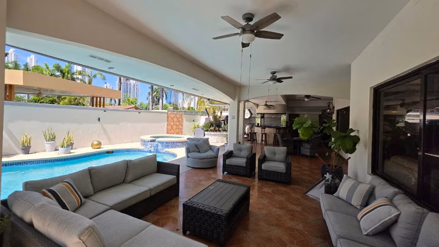 Luxury Residence for Sale in PH Antigua – Costa del Este