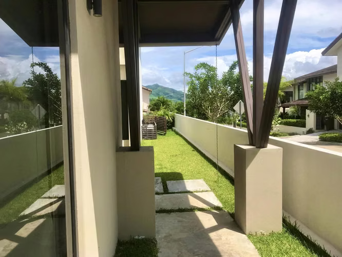 Hermosa Casa en Esquina con Amplio Jardín en Panama Pacifico 25*2828Mfk - Imagen 19