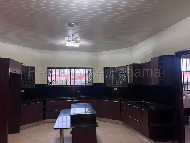Se Vende Casa en Chitré MDV27-1906 - Imagen 9