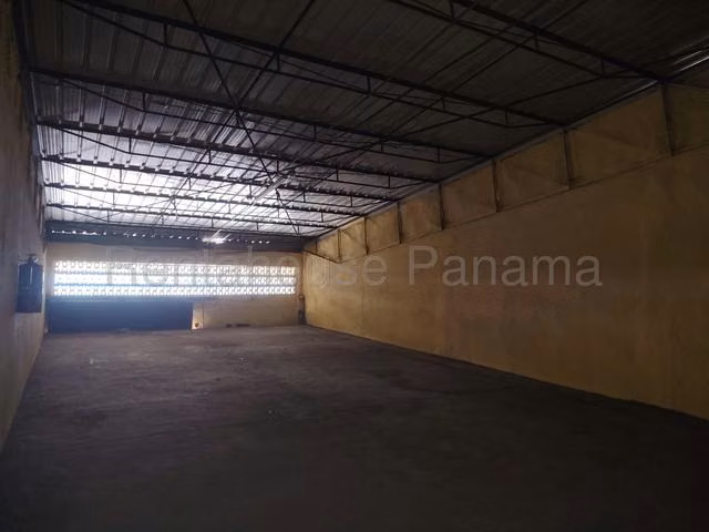 Alquiler de Galera 1000 mts en Zona Libre de Colón