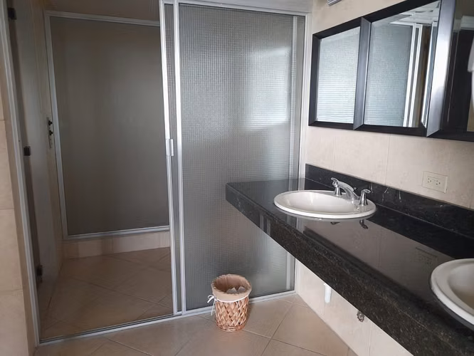 Se Vende Amplio Apartamento en Costa del Este Panamá - Imagen 15