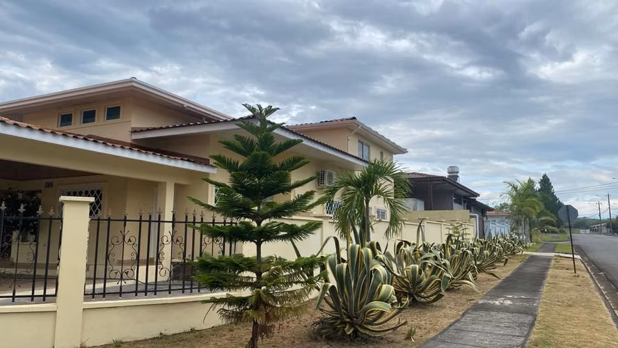 Se alquila amplia casa David  sin muebles 1.300 - Imagen 16