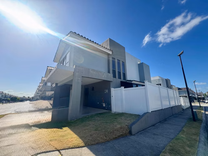 Se Vende Casa en Residencial Vallarta, Brisas del Golf Norte, Panamá