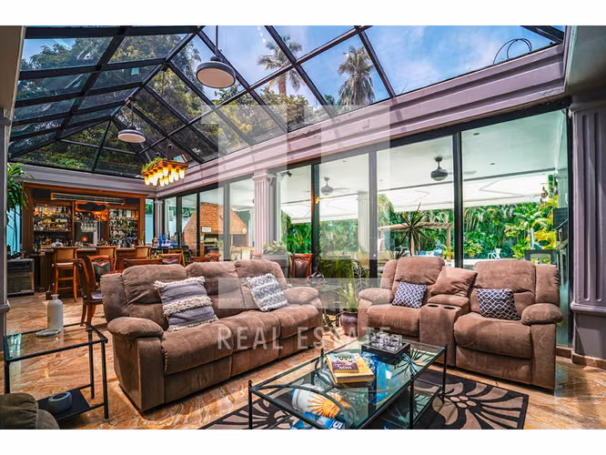 Se Vende Casa en Altos del Golf