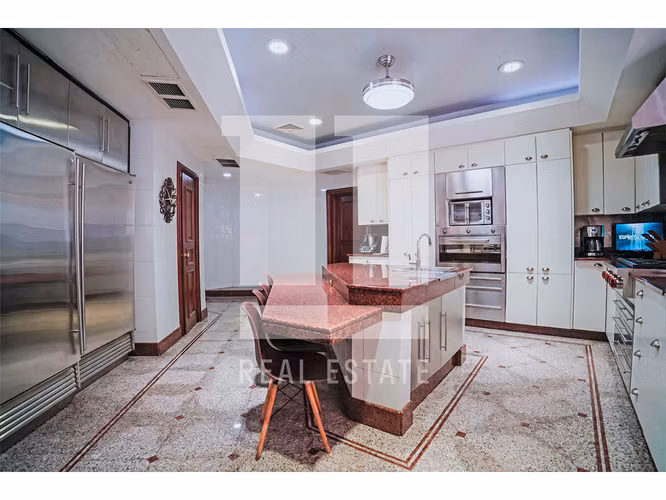 Se Vende Casa en Altos del Golf