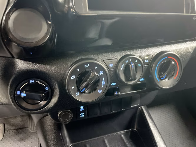 TOYOTA HILUX - 2025 - PPHX - Automarket - Imagen 9