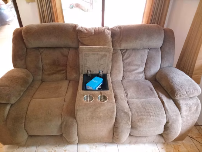 RECLINABLE ARMCHAIRS