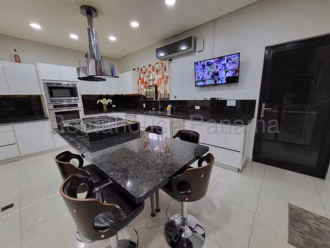 I8991GRR Alquiler de Casa en Clayton - Imagen 9