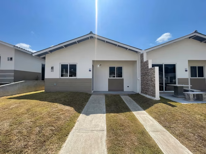 Alquilo casa en playa dorada