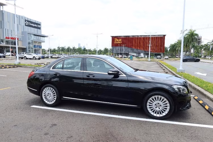 Mercedes-Benz C180