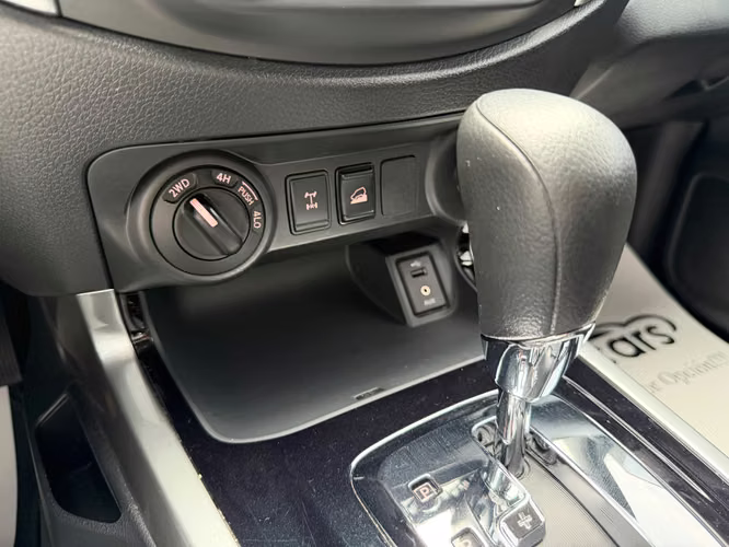 NISSAN FRONTIER 2025 SOLO 13 MIL KILOMETROS - Imagen 14