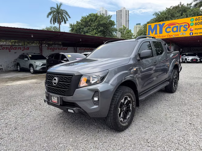 NISSAN FRONTIER 2025 SOLO 13 MIL KILOMETROS