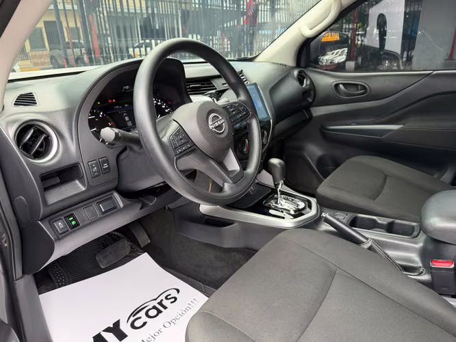 NISSAN FRONTIER 2025 SOLO 13 MIL KILOMETROS - Imagen 13