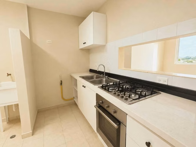 Altos de La Colina, 2 rec, balcón, piscina - Imagen 6