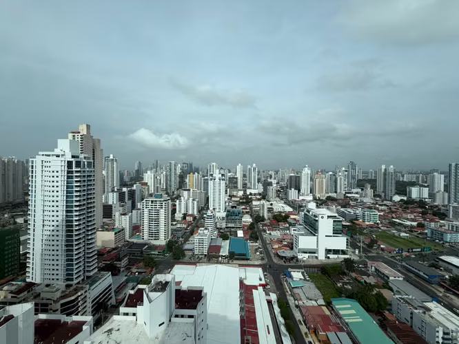 ALQUILER DE APARTAMENTO EN PH MOON TOWER