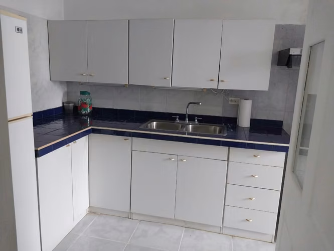 SE VENDE APARTAMENTO BRISAS DE SAN FERNANDO VIA ESPAÑA DOS HABITACIONES - Imagen 4