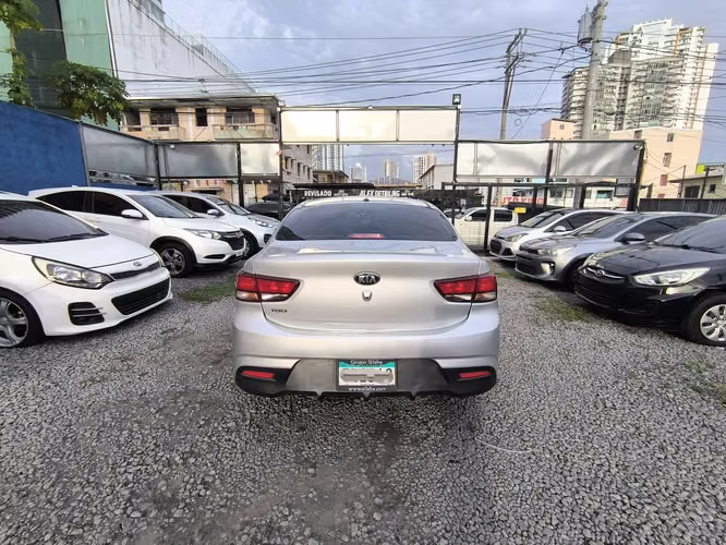 KIA RIO AÑO 2019 AUTOMATICOS - Imagen 4