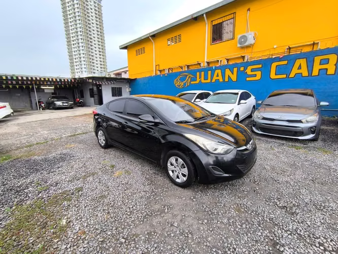 HYUNDAI ELANTRA AÑO 2013 AUTOMATICO
