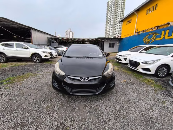 HYUNDAI ELANTRA AÑO 2013 AUTOMATICO