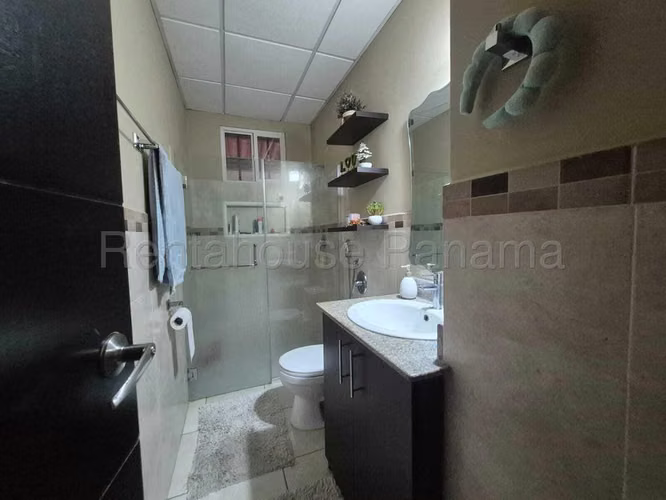ALQUILER CASA AMOBLADA EN VILLA LUCRE - Imagen 13