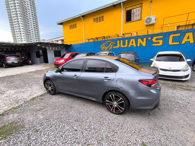 KIA RIO AÑO 2018 AUTOMATICO EXCELENTE 