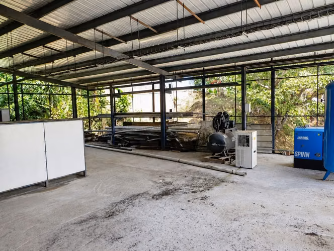 Venta de Bodega en Las Cumbres