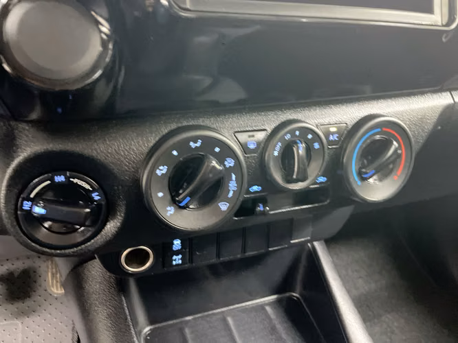 TOYOTA HILUX - 2024 - PPHX - Automarket - Imagen 9