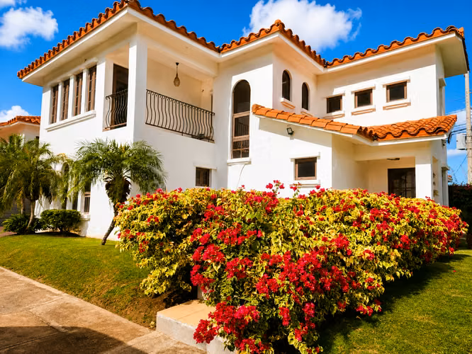 Venta de casa Avenida vista mar San Carlos #25-5947