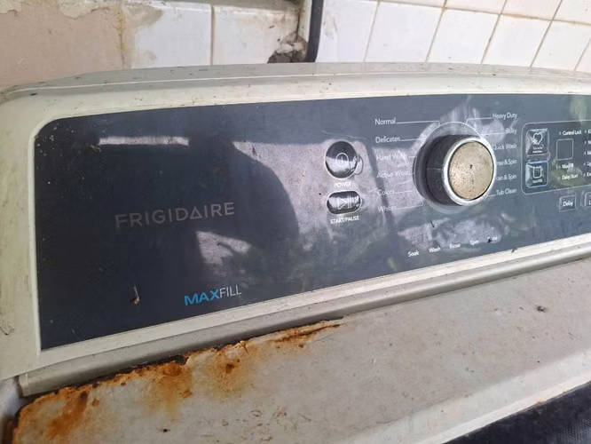 Se vende lavadora FRIGIDAIRE de 22 kg capacidad - Imagen 4