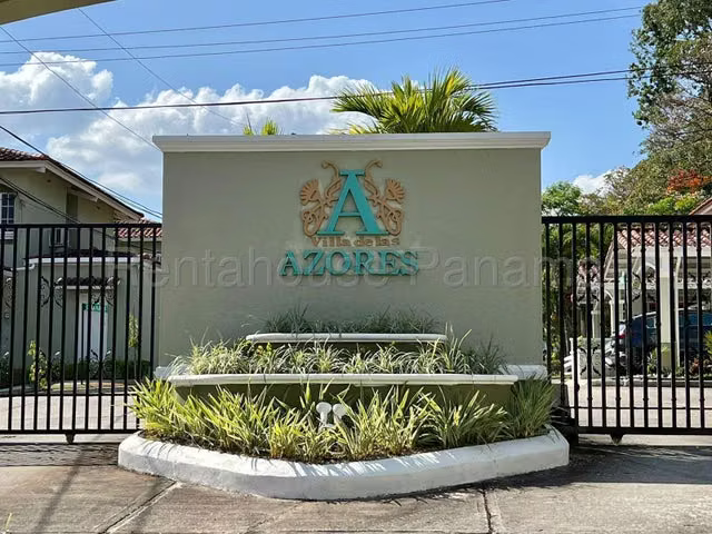 Venta de Casa esquina en Villa Lucre