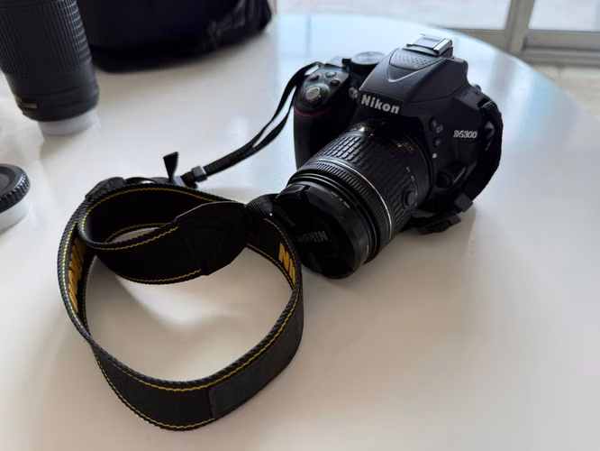 Nikon D5300 + 2 lenses + accessories - excellent condition