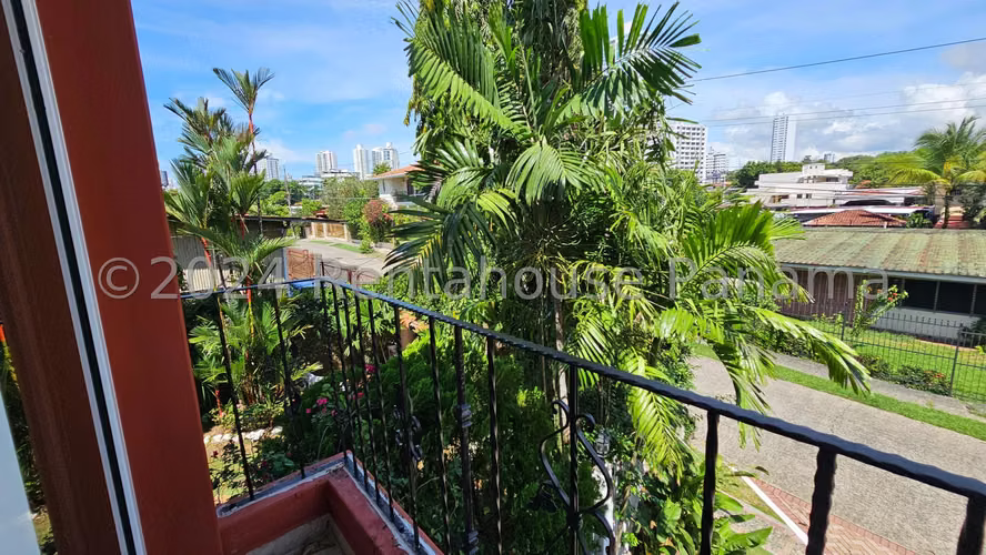 Se Vende Casa en Altos del Golf MDV27-1943