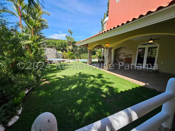 Se Vende Casa en Altos del Golf MDV27-1943