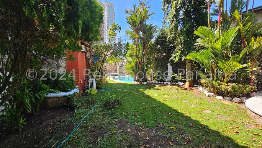 Se Vende Casa en Altos del Golf MDV27-1943