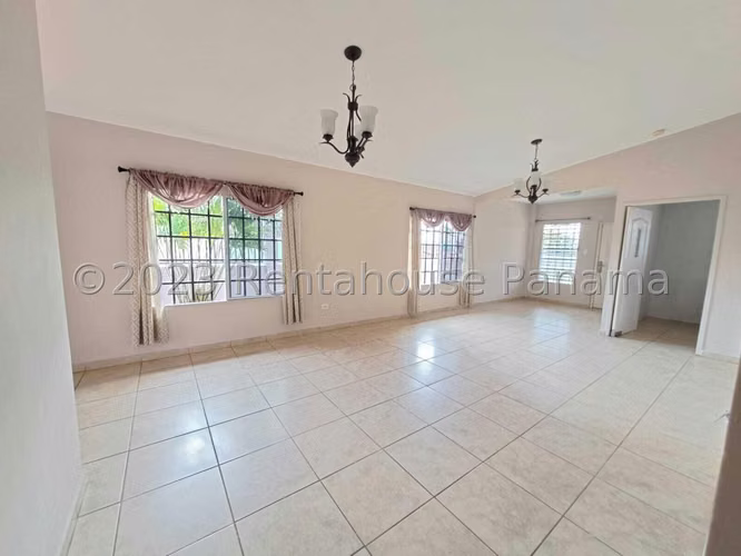 CASA DE ESQUINA EN VENTA | BRISAS DEL GOLF, ARRAIJÁN #23-7320 - Imagen 10