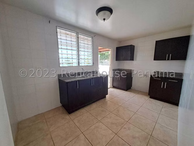 CASA DE ESQUINA EN VENTA | BRISAS DEL GOLF, ARRAIJÁN #23-7320 - Imagen 14
