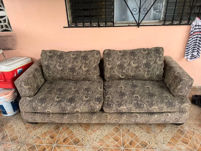 (2) Sofás de Sala Estilo Americano (Fornitur)