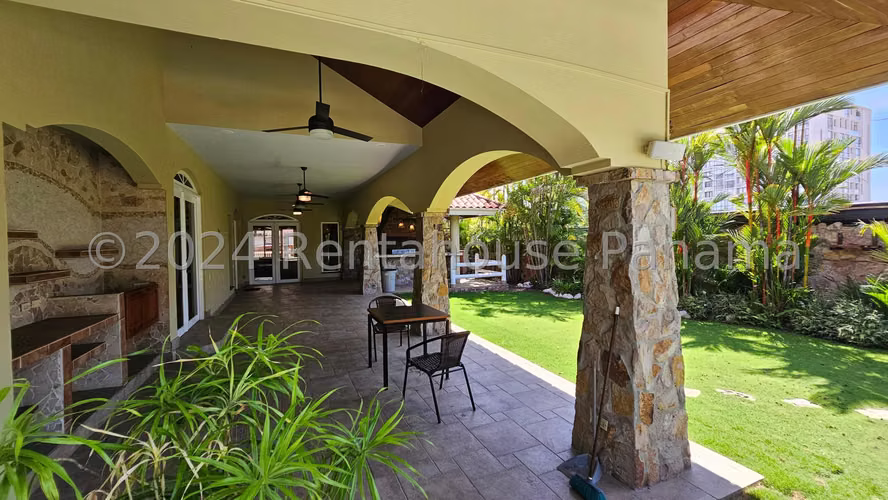 VENTA DE CASA EN CASA UNIFAMILIAR ALTOS DEL GOLF HQ