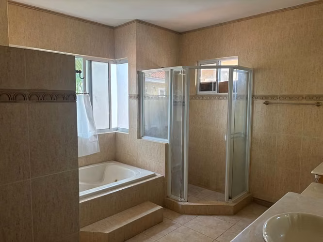 Jacuzzi - Imagen 4
