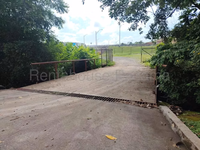 Venta Terreno Comercial en Villa Lobo Pedregal, Terranova Place, Panamá.