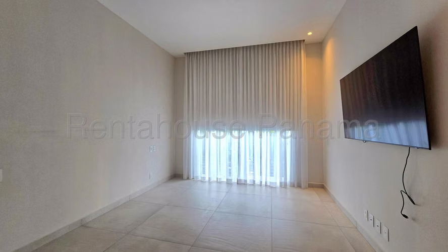 271978. Se alquila increible casa de 3 recamaras, 3.5 baños, CBE, jardin - Imagen 19