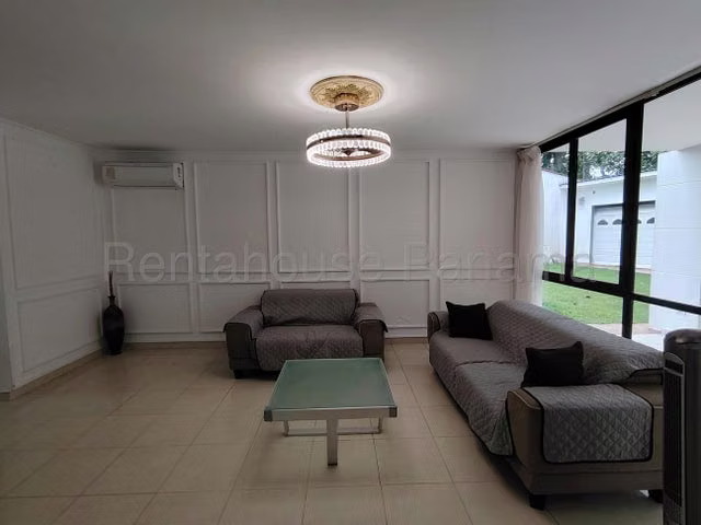 Alquiler de casa amoblada en residencial exclusivo Espinar, Colón - Imagen 2