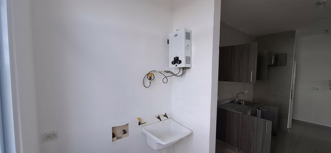ALQUILER APARTAMENTO RADIANT TOWER - Imagen 5