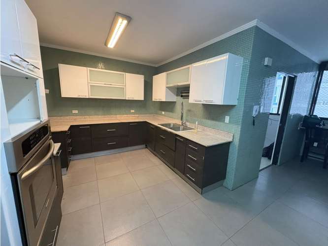 ALQUILO O VENDO APARTAMENTO AVENIDA BALBOA LOS DELFINES